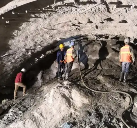 汪清拱顶带模注浆料的施工流程及注意事项